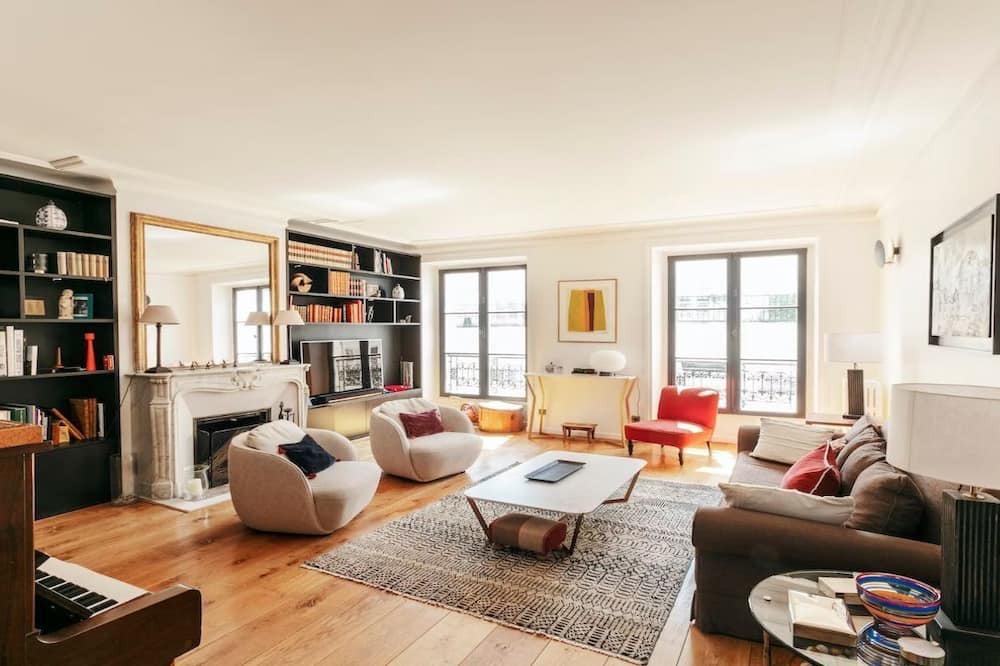 Quartier du Gros-Caillou Apartment | A LUXURY YET TYPICAL PARISIAN CHARM-A SHORT WALK FROM EIFFEL-RUE SAINT DOMINIQUE