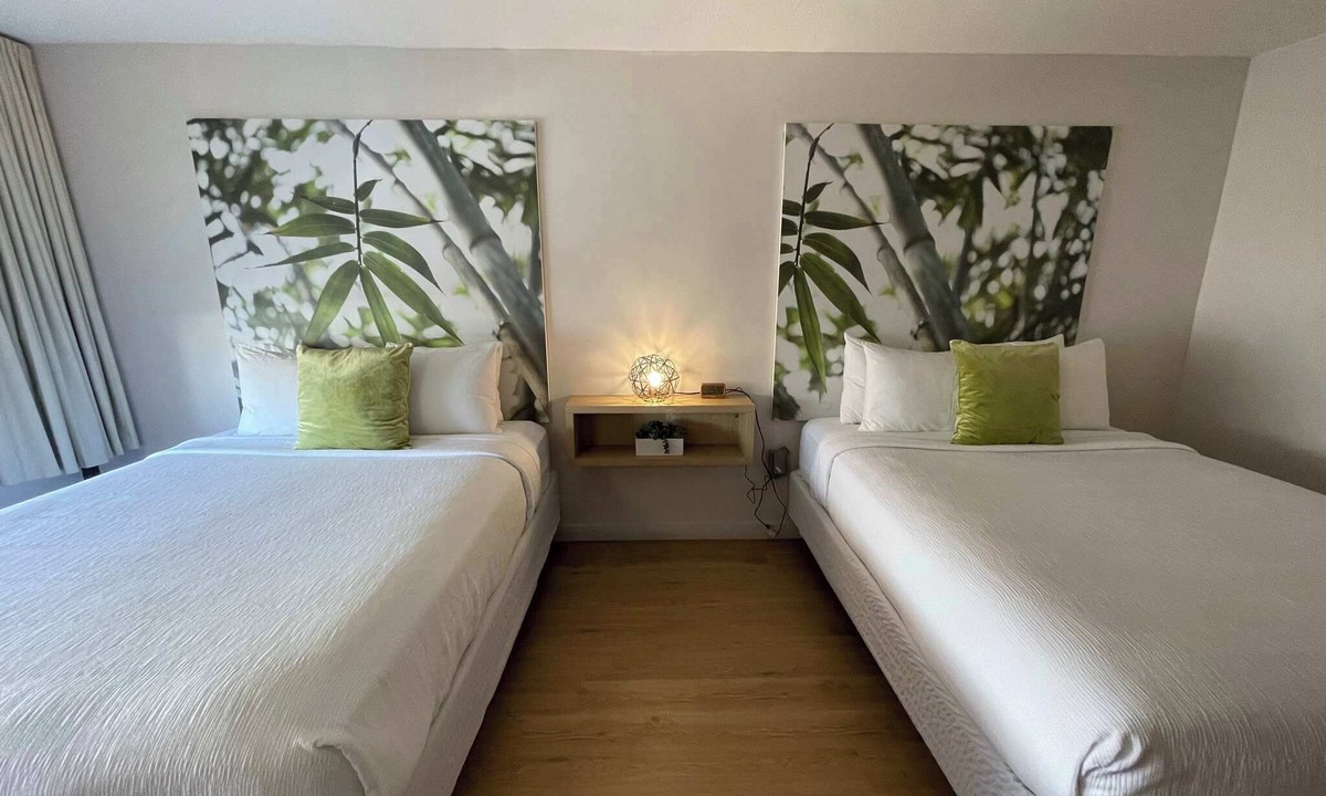 Kissimmee Apartment | Newly renovated room in cozy hotel near Disney
