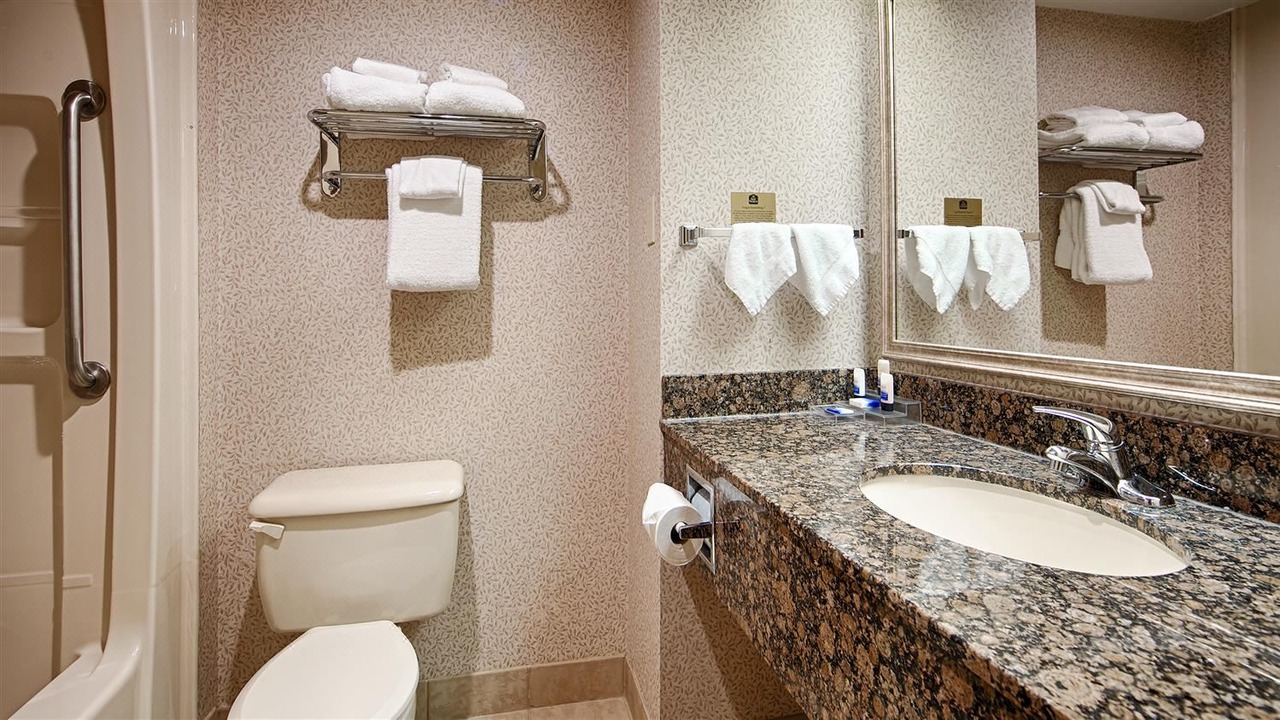 Photo of Bathroom in Northeast Mississauga