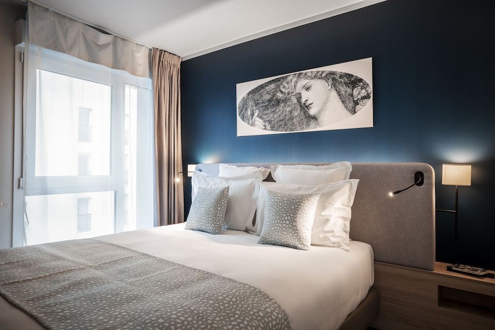 Photo of Bedroom in Saint-Ouen