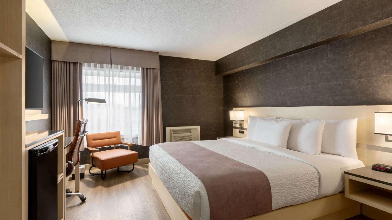Photo of Bedroom in Northeast Mississauga