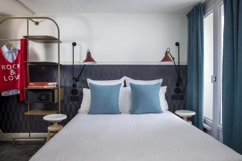 Photo of Bedroom in Val-de-Grace