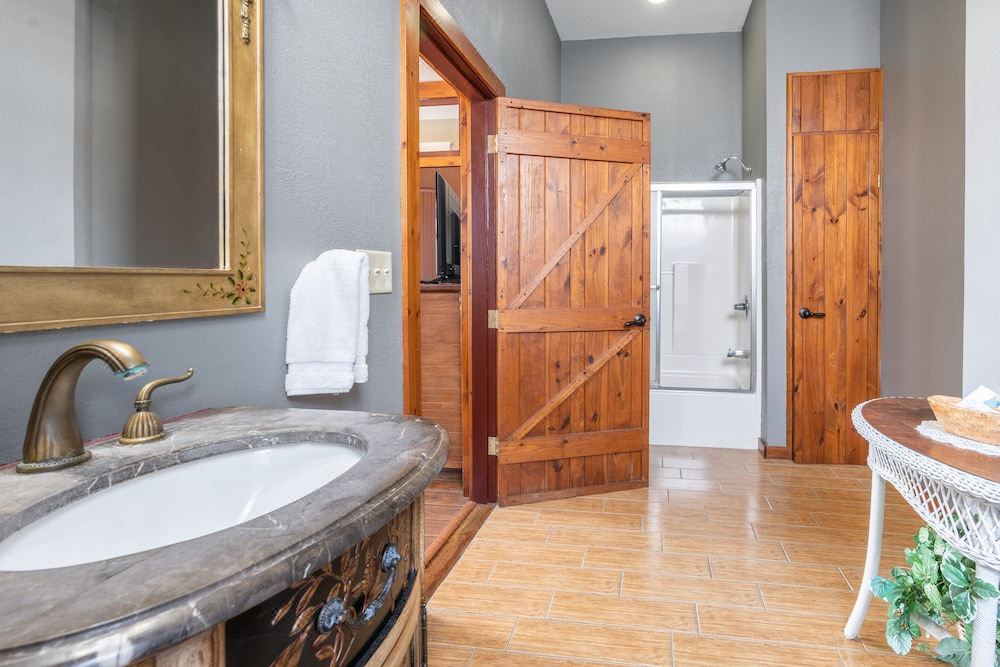 Photo of Bathroom in Arcadia Historic District