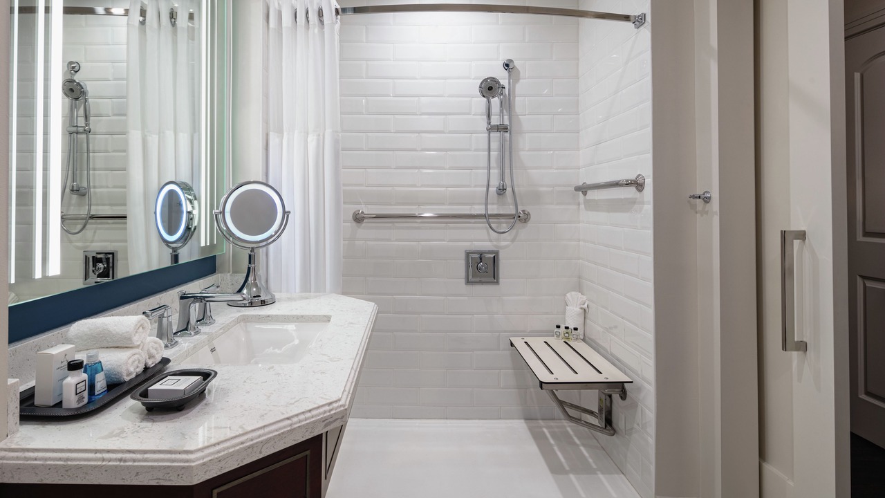 Photo of Bathroom in Arts/Warehouse District