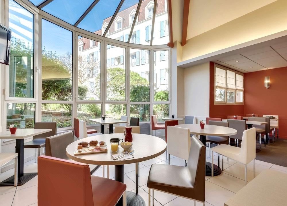 Photo of Livingroom in Rueil-Malmaison