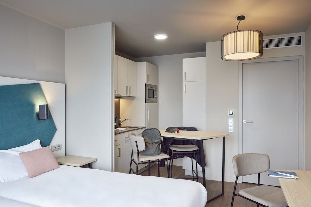 Photo of Bedroom in Suresnes