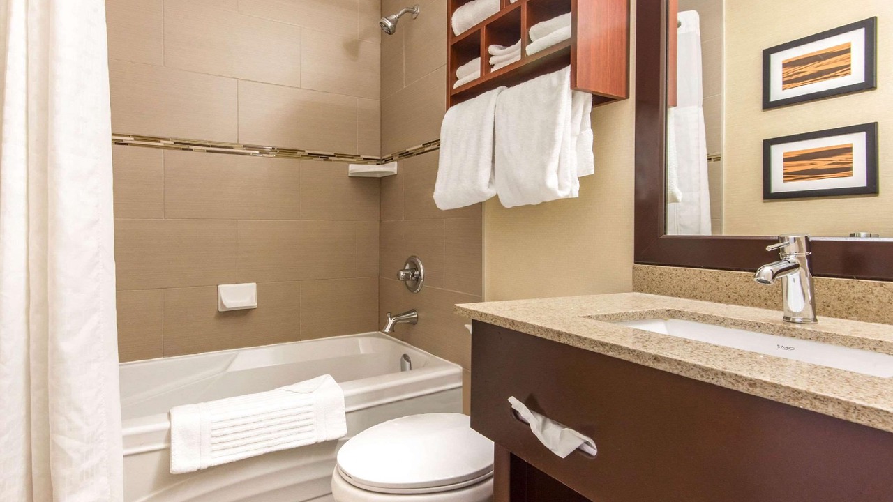 Photo of Bathroom in Northeast Mississauga