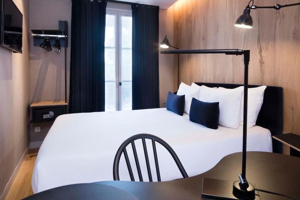Photo of Bedroom in 5th Arrondissement