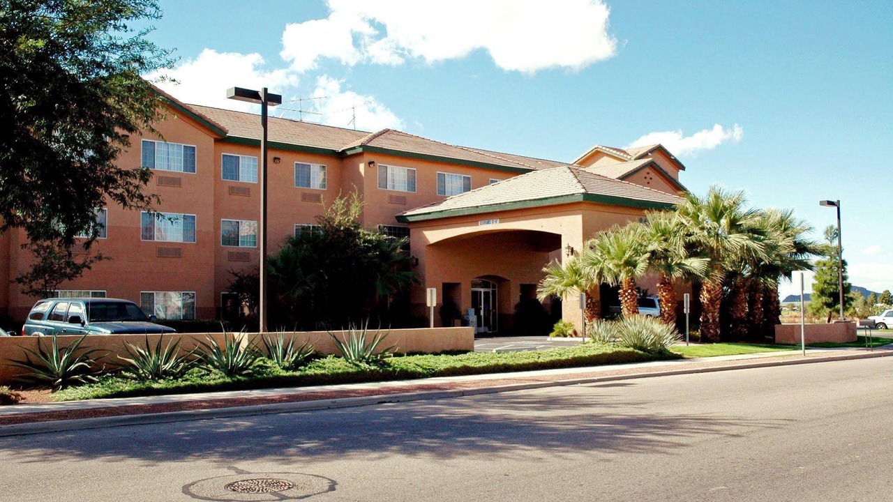 Photo of Buildings in Cortaro