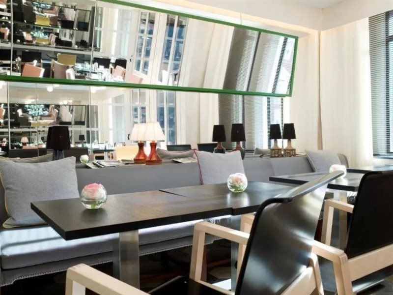 Photo of Livingroom in 7th Arrondissement