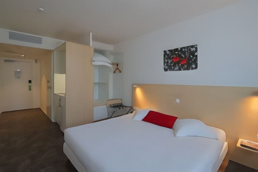 Photo of Bedroom in Saint-Ouen