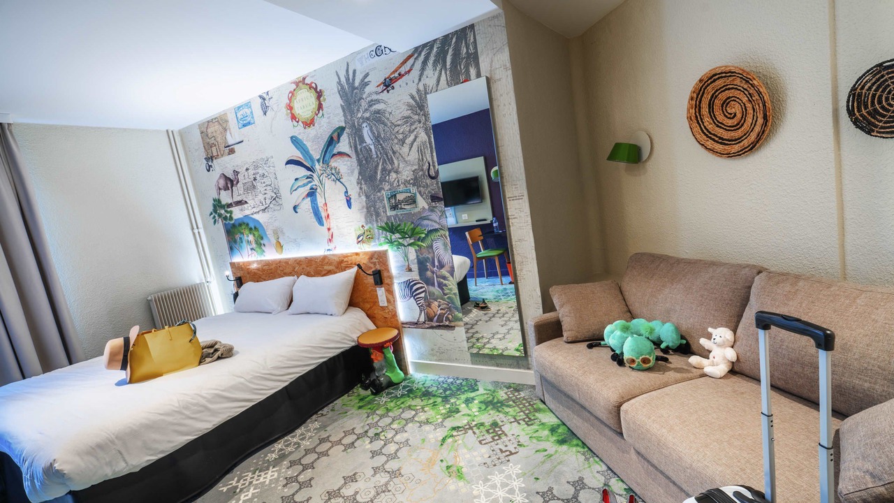 Photo of Livingroom in Republique–Point-du-Jour