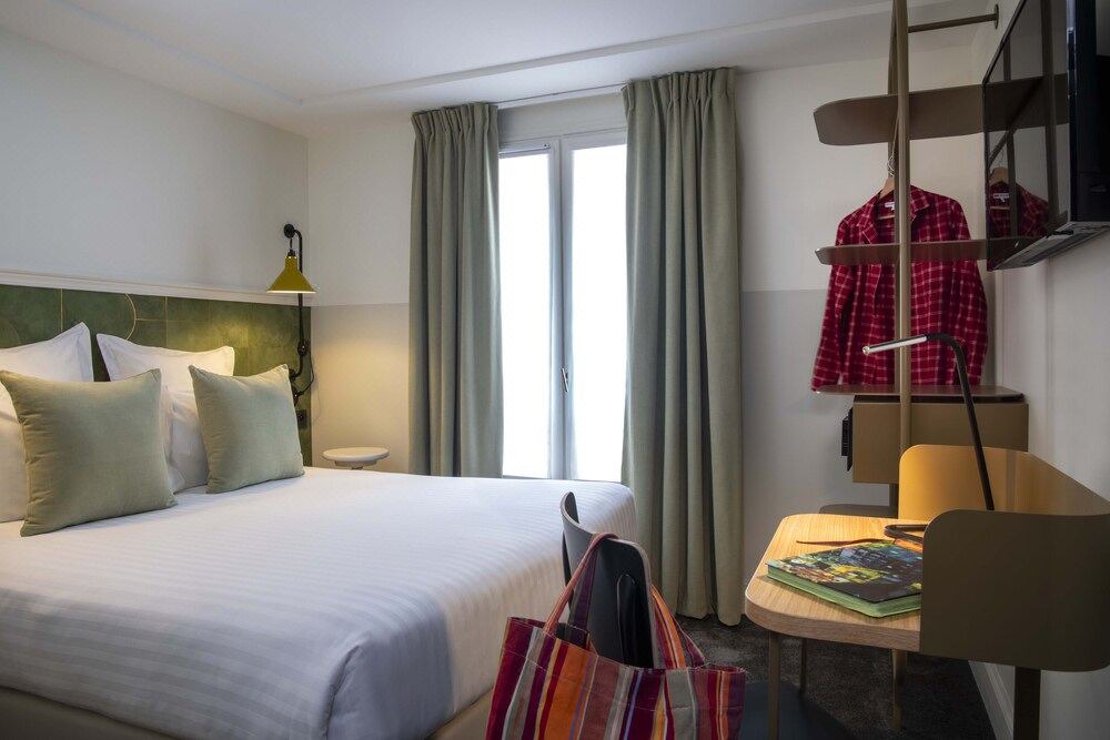 Photo of Bedroom in Val-de-Grace