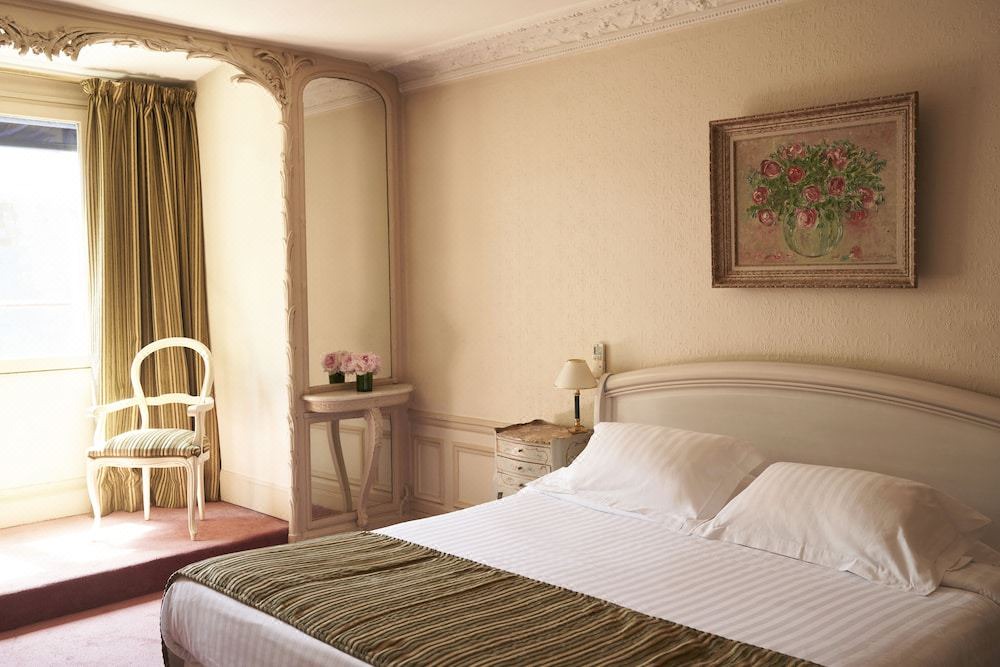 Photo of Bedroom in 9th Arrondissement