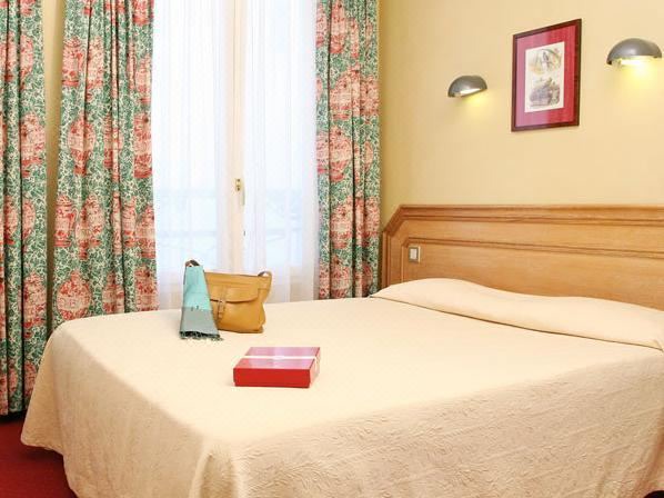 Photo of Bedroom in Val-de-Grace