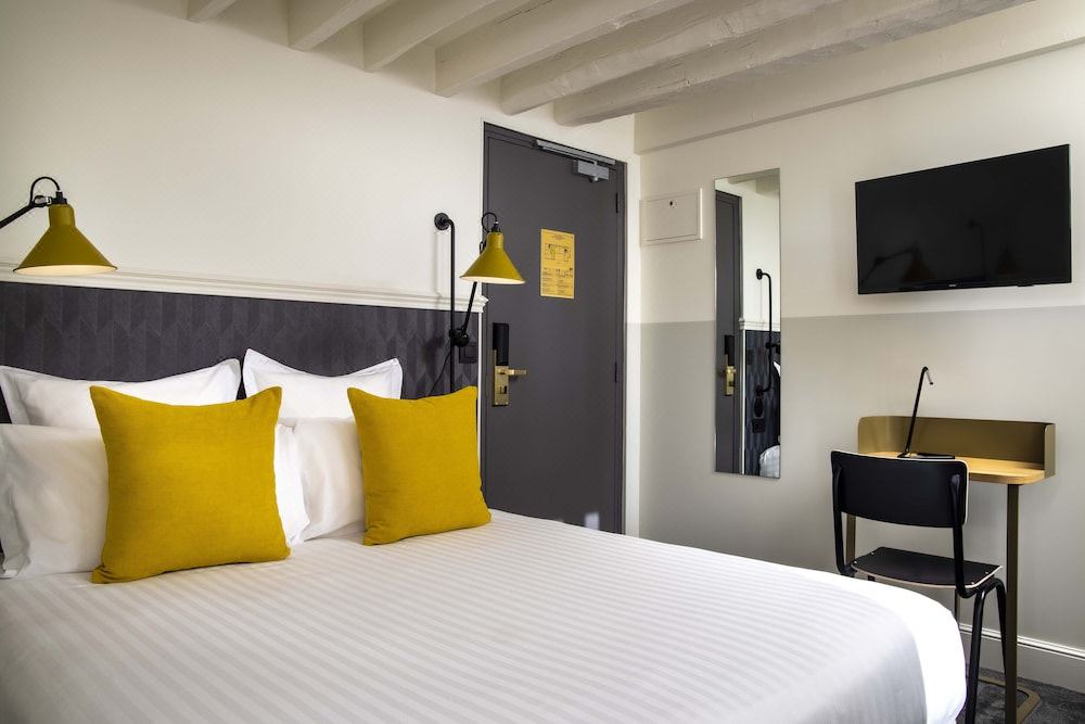 Photo of Bedroom in Val-de-Grace