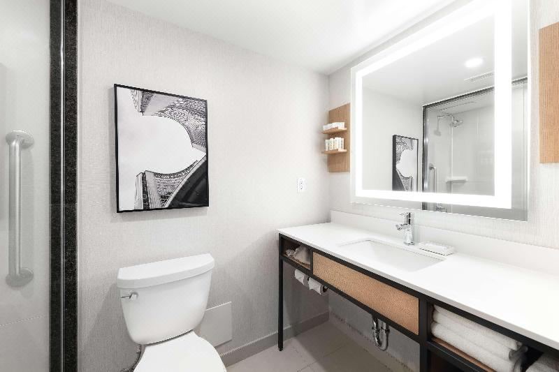 Photo of Bathroom in Northeast Mississauga