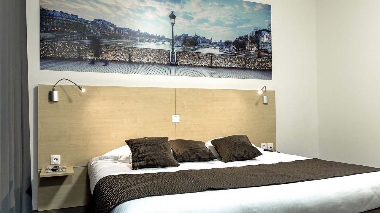 Photo of Bedroom in Saint-Ouen