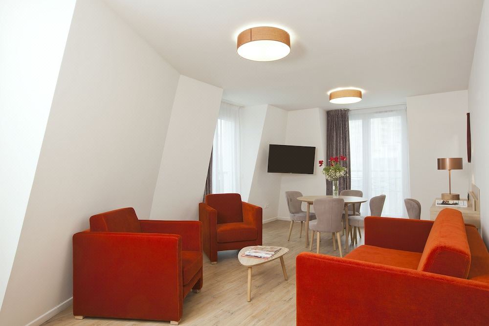 Photo of Livingroom in Puteaux
