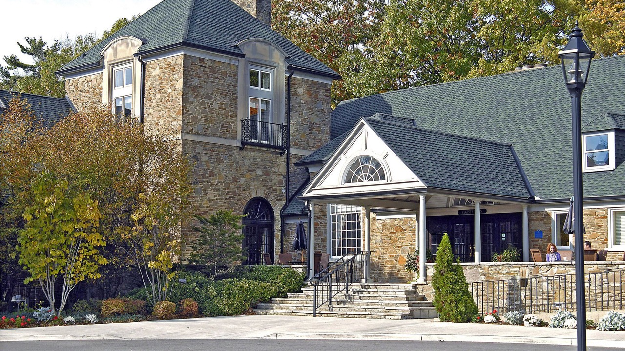 Photo of Buildings in Erin Mills