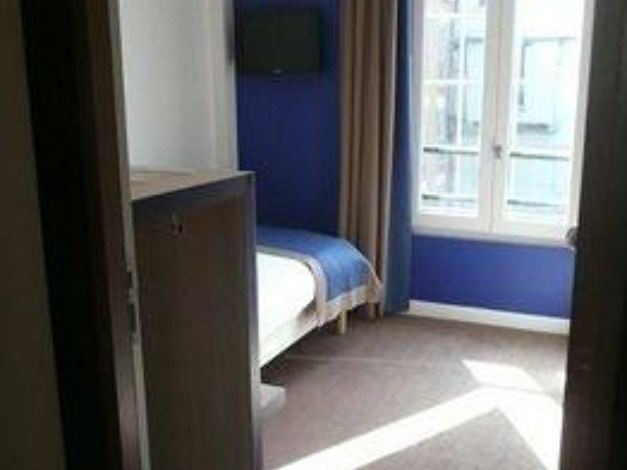 Photo of Bedroom in Suresnes