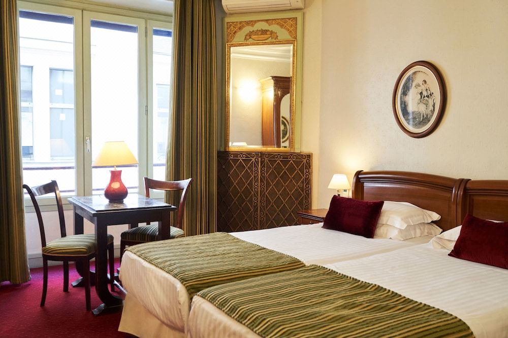 Photo of Bedroom in 9th Arrondissement