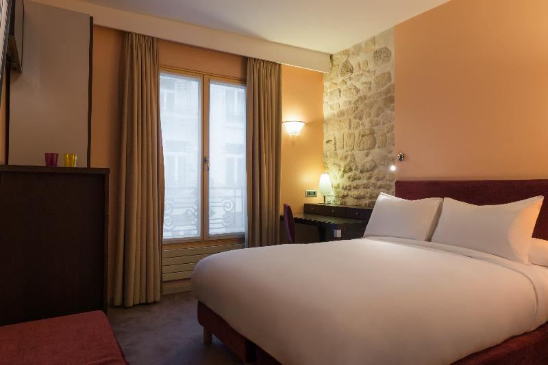 Photo of Bedroom in Notre-Dame-des-Champs