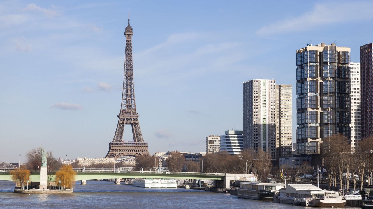 Photo of Buildings in 7th Arrondissement