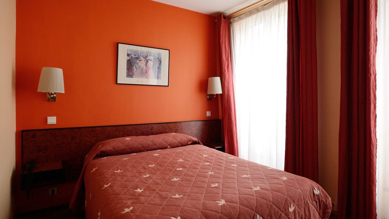 Photo of Bedroom in Val-de-Grace
