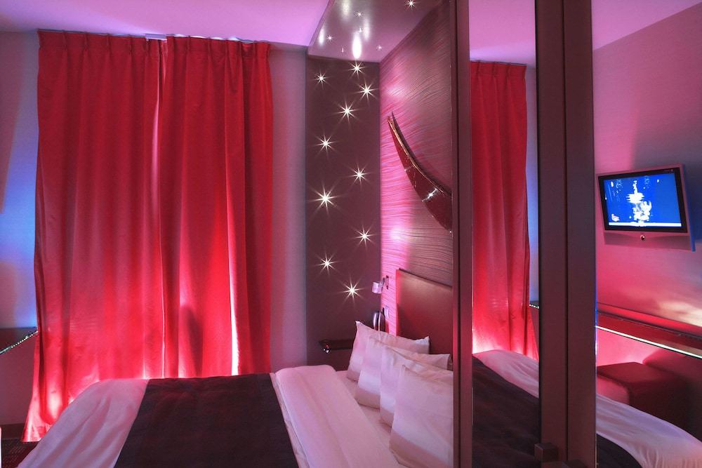 Photo of Bedroom in Val-de-Grace