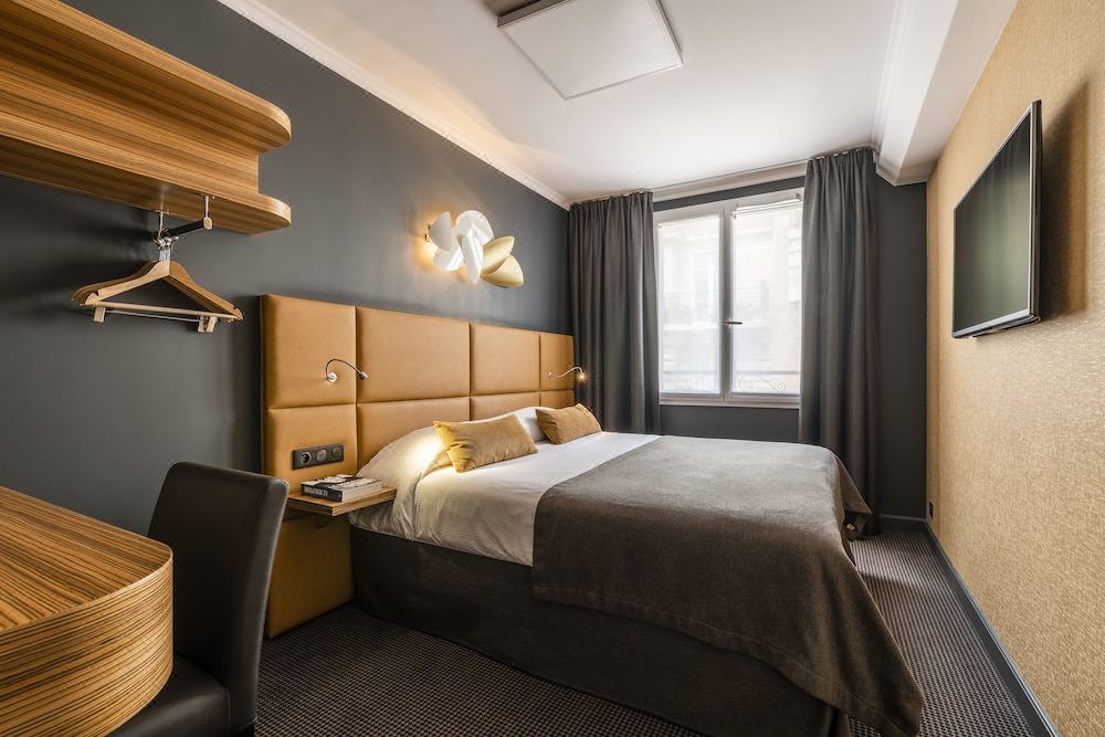 Photo of Bedroom in Clichy