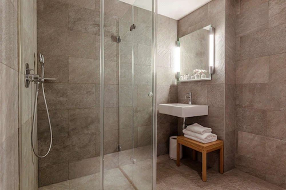 Photo of Bathroom in Porte-Saint-Martin