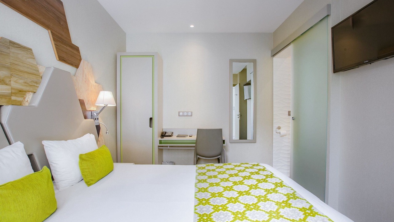 Photo of Bedroom in Batignolles