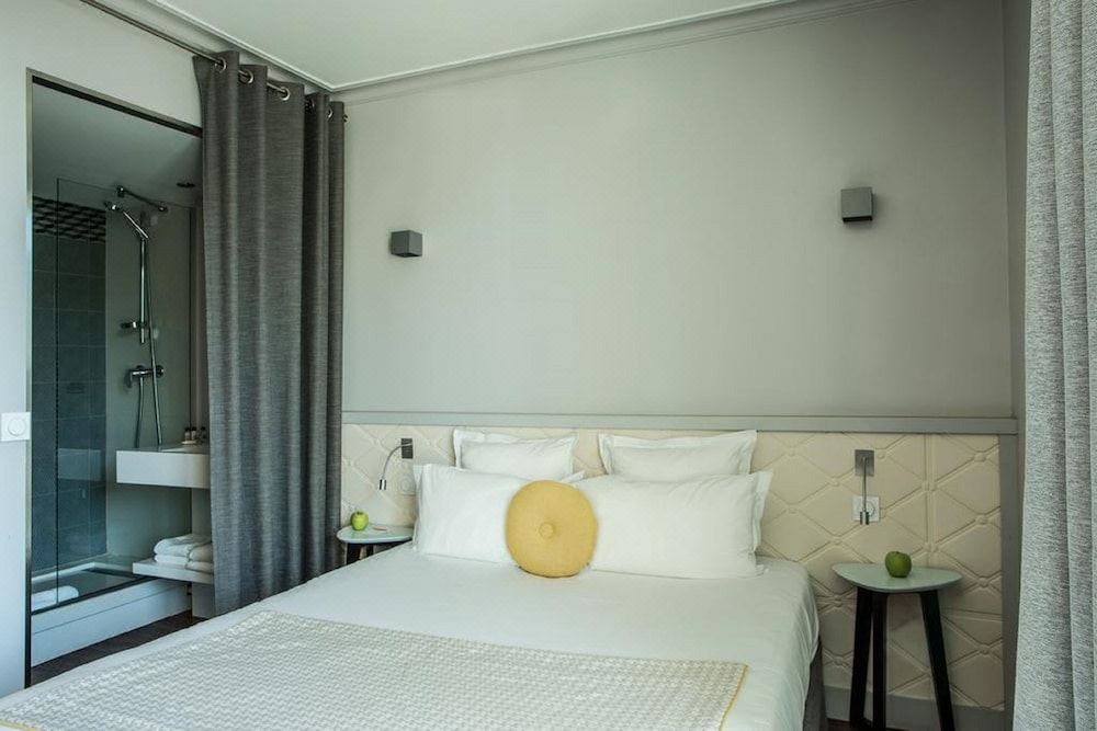 Photo of Bedroom in Suresnes