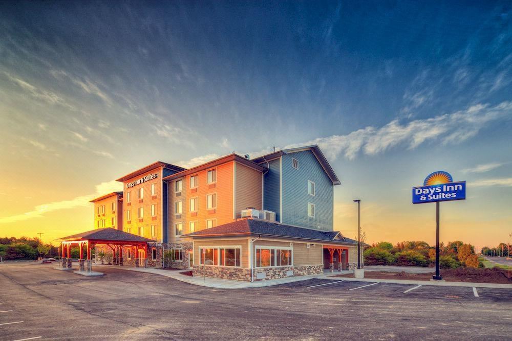 Photo of Buildings in Lindsay
