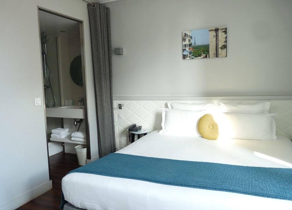 Photo of Bedroom in Suresnes