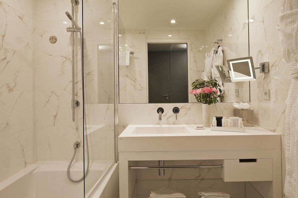 Photo of Bathroom in 7th Arrondissement