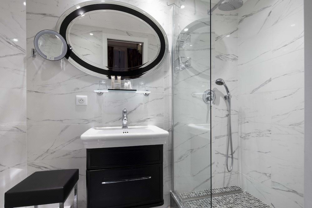 Photo of Bathroom in 7th Arrondissement