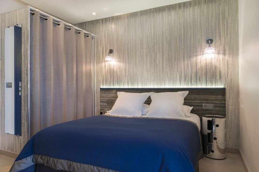 Photo of Bedroom in Sorbonne