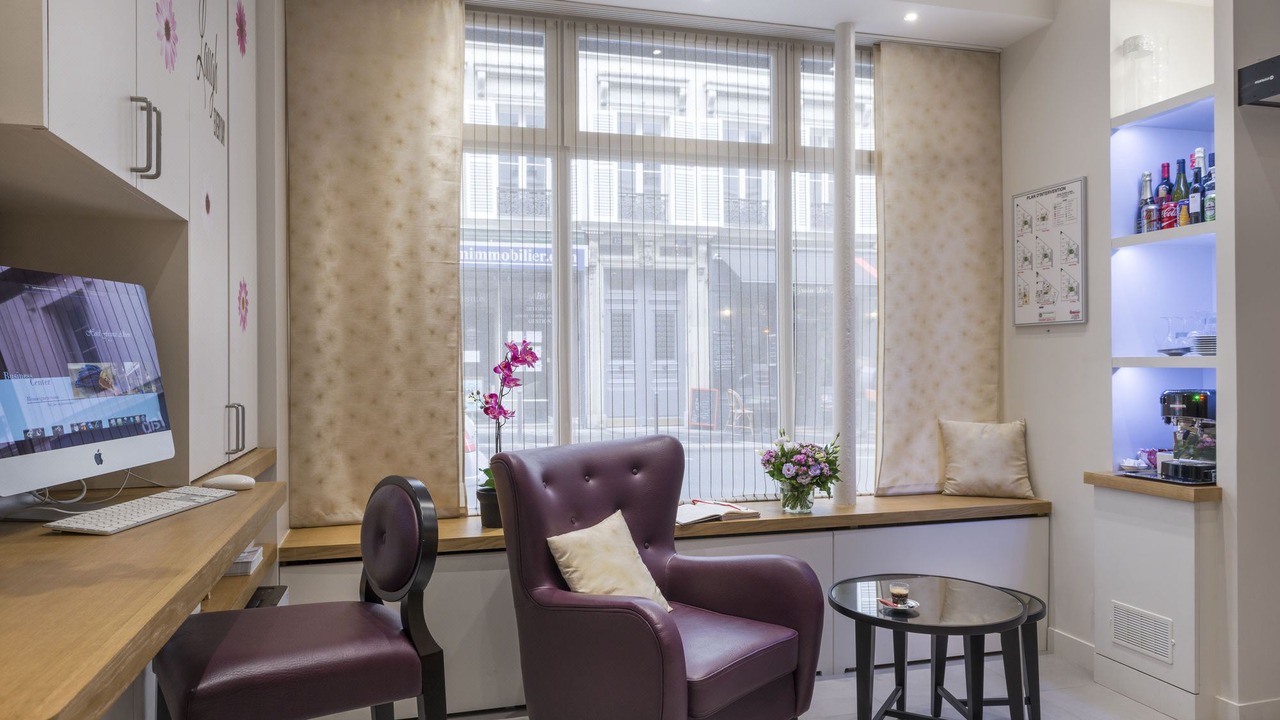 Photo of Livingroom in 9th Arrondissement