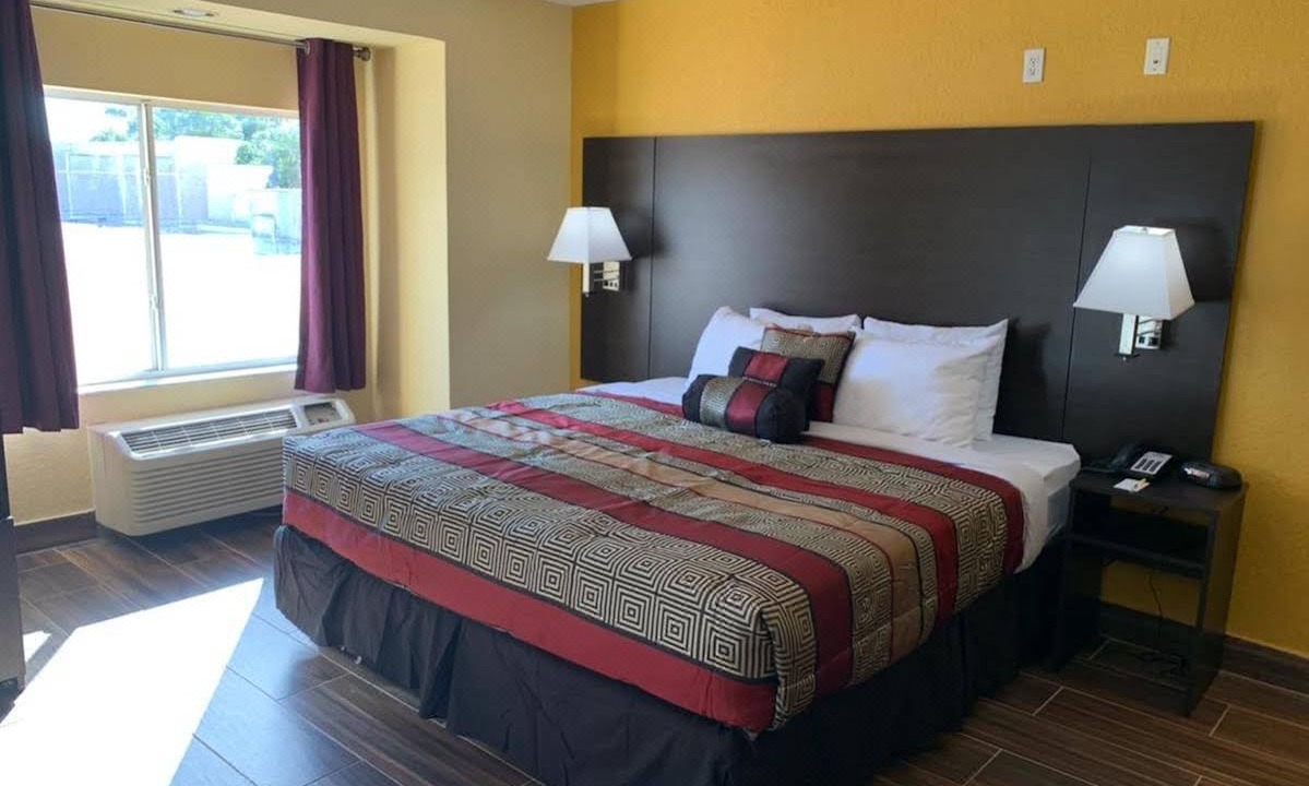 Photo of Bedroom in Pinecrest West Park