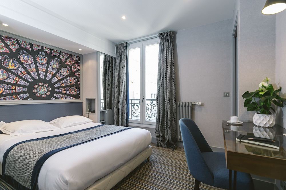 Photo of Bedroom in 5th Arrondissement
