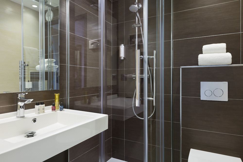 Photo of Bathroom in Quartier de la Chapelle