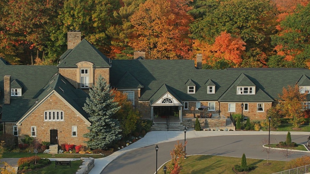 Photo of Buildings in Erin Mills