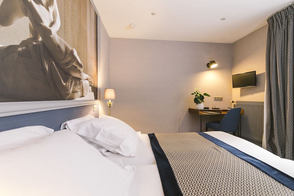 Photo of Bedroom in 5th Arrondissement