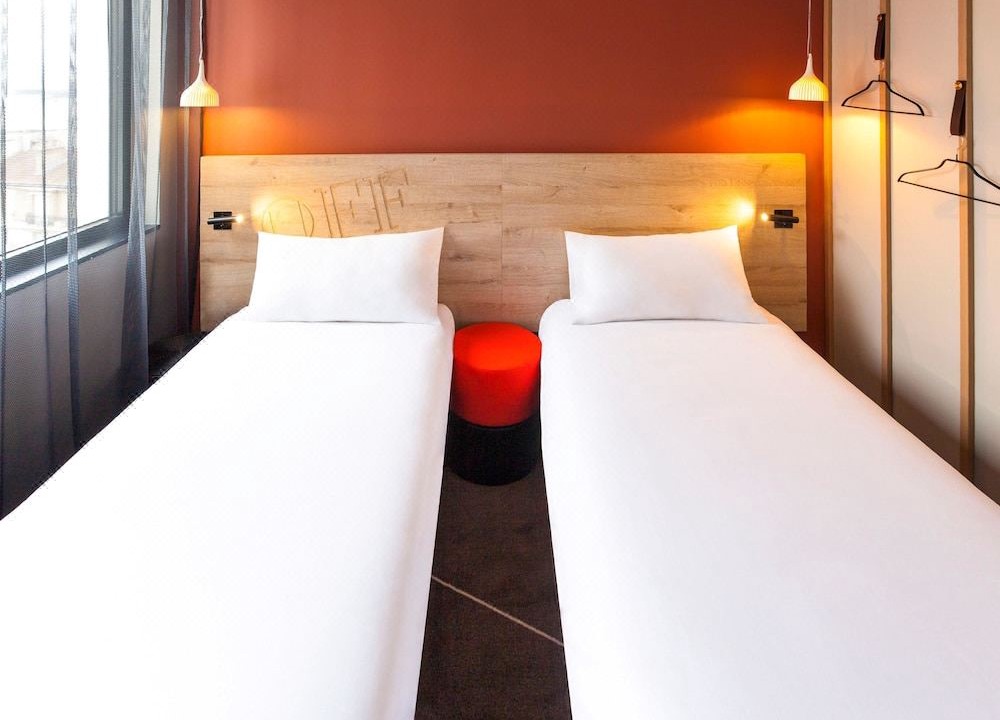 Photo of Bedroom in Republique–Point-du-Jour