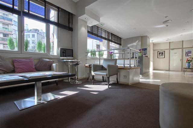 Photo of Livingroom in Republique–Point-du-Jour