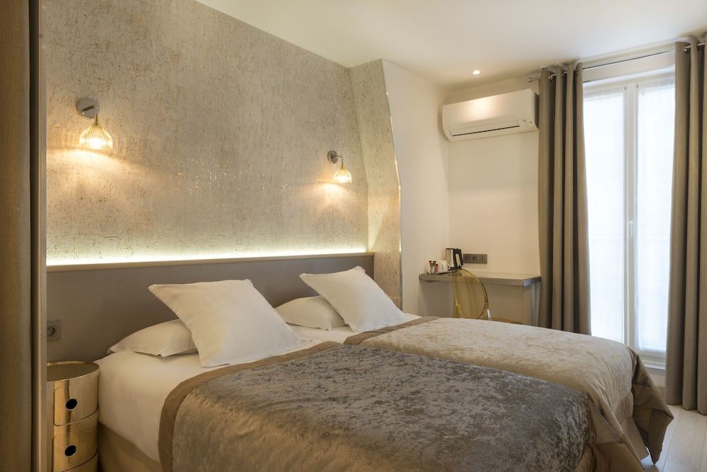 Photo of Bedroom in Sorbonne