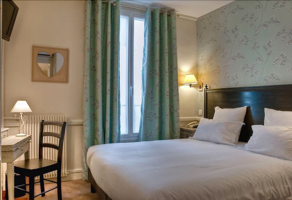 Photo of Bedroom in Faubourg Saint-Germain