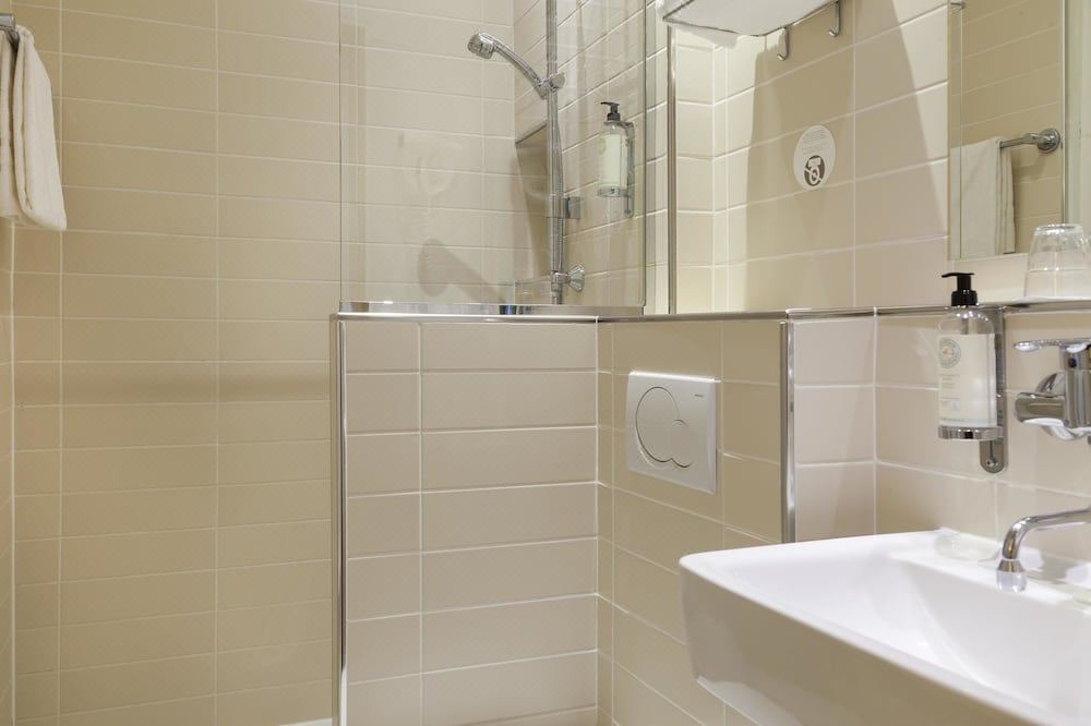 Photo of Bathroom in 7th Arrondissement
